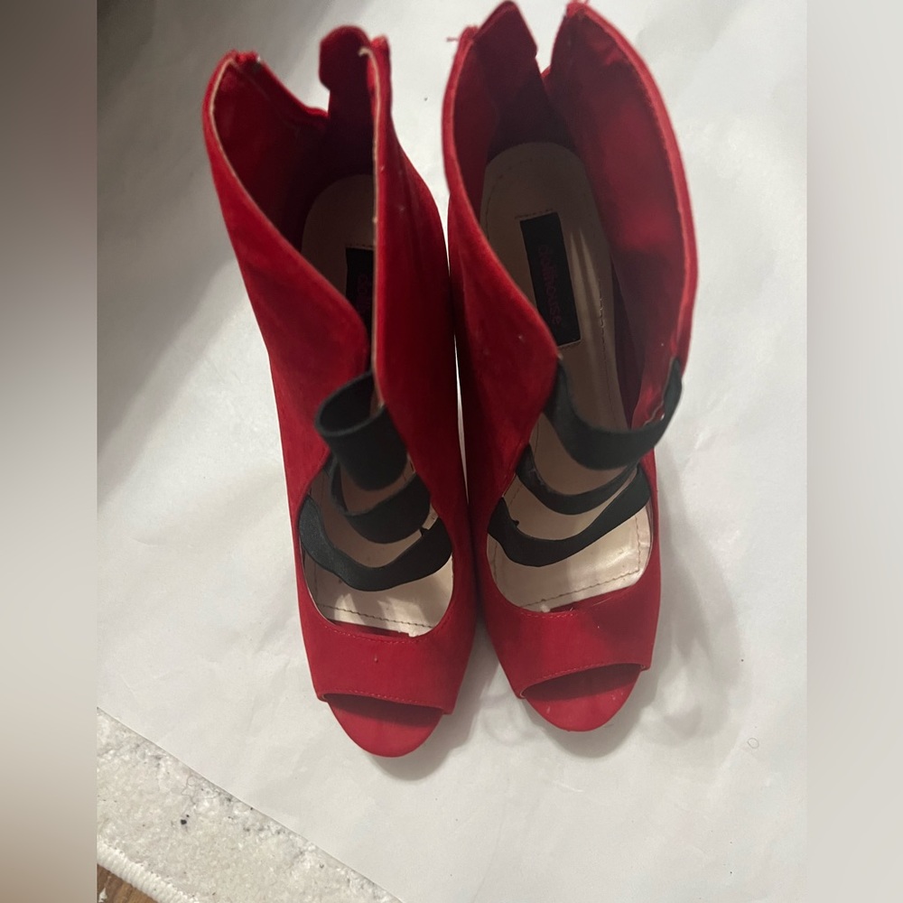 Dollhouse Red Heel (Gently Used) - Picture 3 of 3